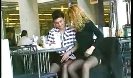 赤毛の乳首に油マッサージけいれん大きなコックにベッド 女の子 の ため 無料 動画