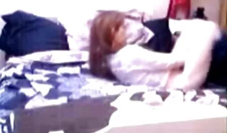 白いベッドの上で愛を作る。 女の子 向け オナニー 動画