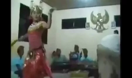 日焼けした女の子は情熱を持って愛を作る。 女の子 ため の エロ 動画