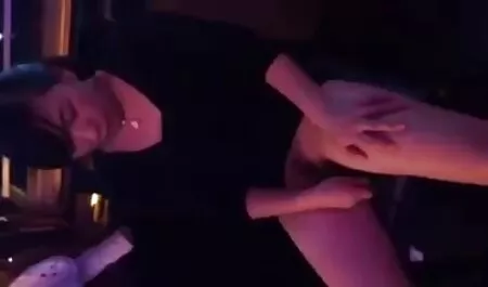 変態の手の中に奴隷の束縛。 女の子 向け h