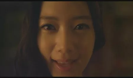 かわいこちゃんは、ジューシーな、彼女の太ももを広げ、股間に主のペニスを取る 女の子 の ため の 無料 エロ