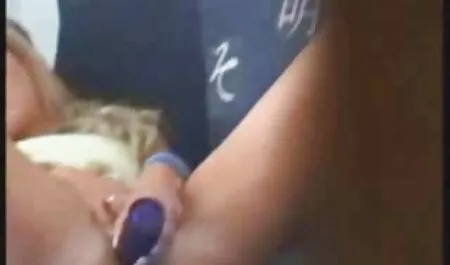 金髪にストッキングポンド滑りと巨大な紫色のディルドの床とソファ 女の子 向け エッチ 動画