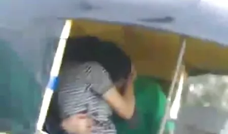 Hakhalyaの大きなコックを吸って黒の下着を着て黒い女性 女の子 の ため の エロ 動画