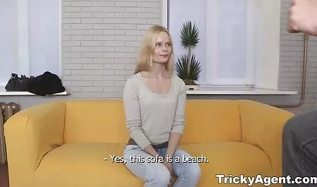美しいアジアのお尻と体を撫でるマッサージ師と彼女の口の中で彼女の体に油を塗った 女の子 向け エッチ な 動画