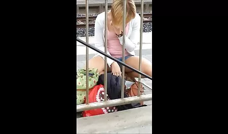 女の子とソファの上で三人組。 女の子 の ため の エッチ な 動画