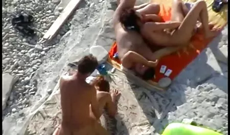 Plumperは大きなお尻から白いパンティーを削除し、スタッドによって股に犯される 女の子 の ため エッチ 動画