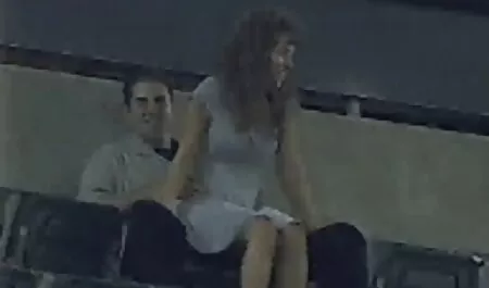 Busty若い女性が大好きです積による二人の男性のすべての亀裂 女の子 の アダルト ビデオ