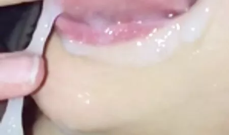 二つの魅力ドイツの女の子、フロント芝生の上の筋肉の男 女の子 の ため 無料 動画