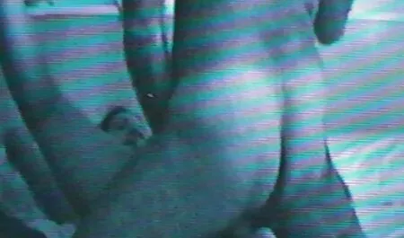 プールのお尻の中で性交します。 女の子 用 エッチ な 動画