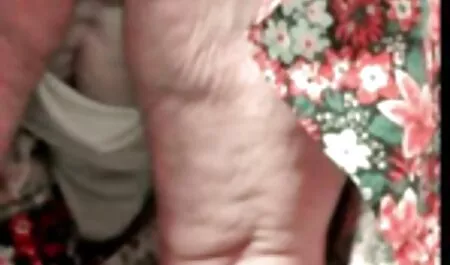 男はジンジャーウサギを性交します。 女の子 の ため の エッチ な 動画