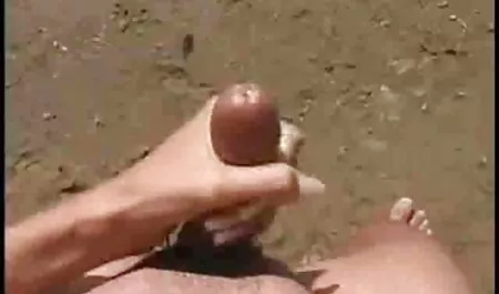 スキニーの人形に扮したピンクのシャツに乗ってんのコック 女の子 の ため エロ