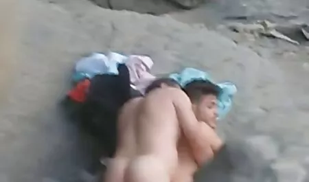 空腹の学生はオタクを性交します。 女の子 の ため の 動画 h
