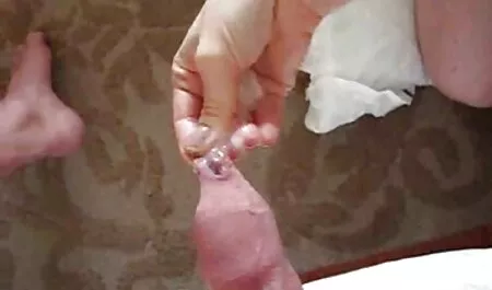 妹、寝室のすべての穴にゴム人形 女の子 向け エッチ