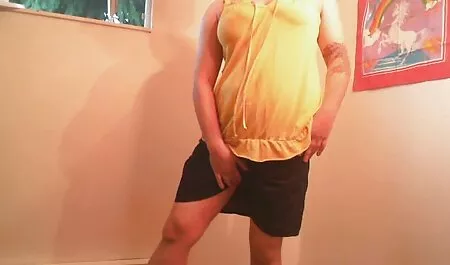 熟女とともに大きなおっぱい尻乗り物の一つのタップ缶出します 女の子 向け えろ 動画
