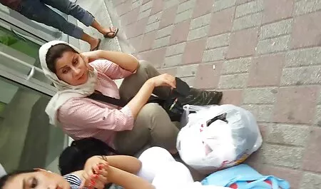 チェコの女性は、部屋のすべての割れ目で男性の群衆と性交する 女の子 の ため の エロ アニメ