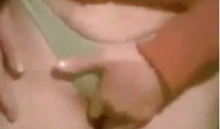 妻にセクシーランジェリー masturbatesにフロントの彼女の夫 女の子 の ため の 無料 h 動画