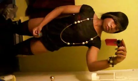 彼女のサイドバーにタトゥーを持つSchmara彼女の大きなミルク、そしてセックスマシンで彼女のL.を踊る 女の子 の 為 の エッチ