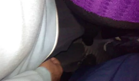 大きなお尻とtitty黒檀取得彼女の顔覆われてで精液 女の子 の ため の エロ 動画