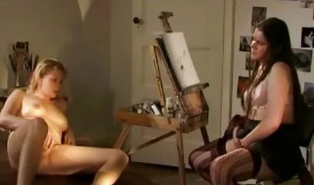 成熟したブルネットを与えるblowjobに睡眠に椅子 女の子 専用 えっち